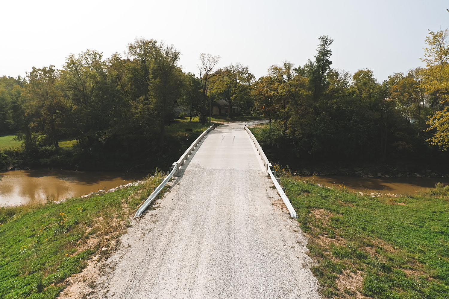 Road leading to Monroe County Bridge